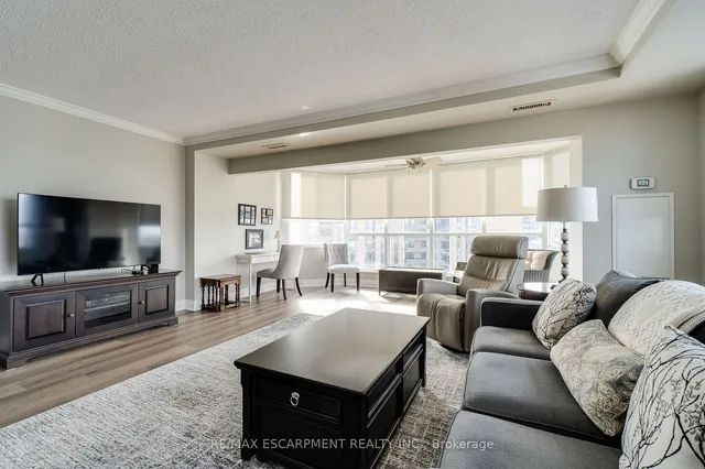 Additional property image - 5280 Lakeshore Rd Unit 801