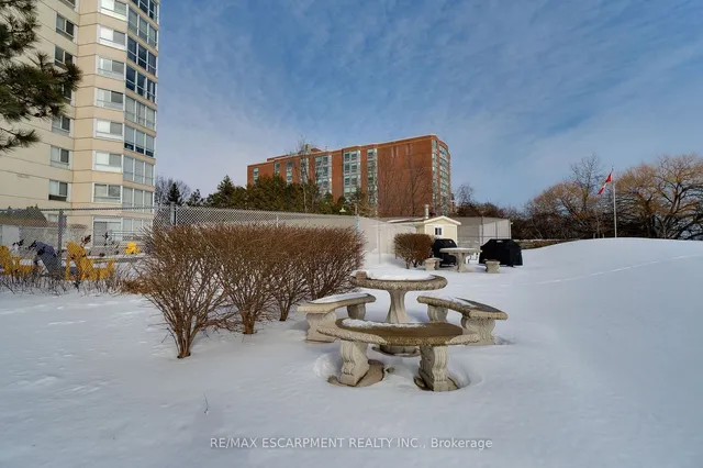 Additional property image - 5280 Lakeshore Rd Unit 801
