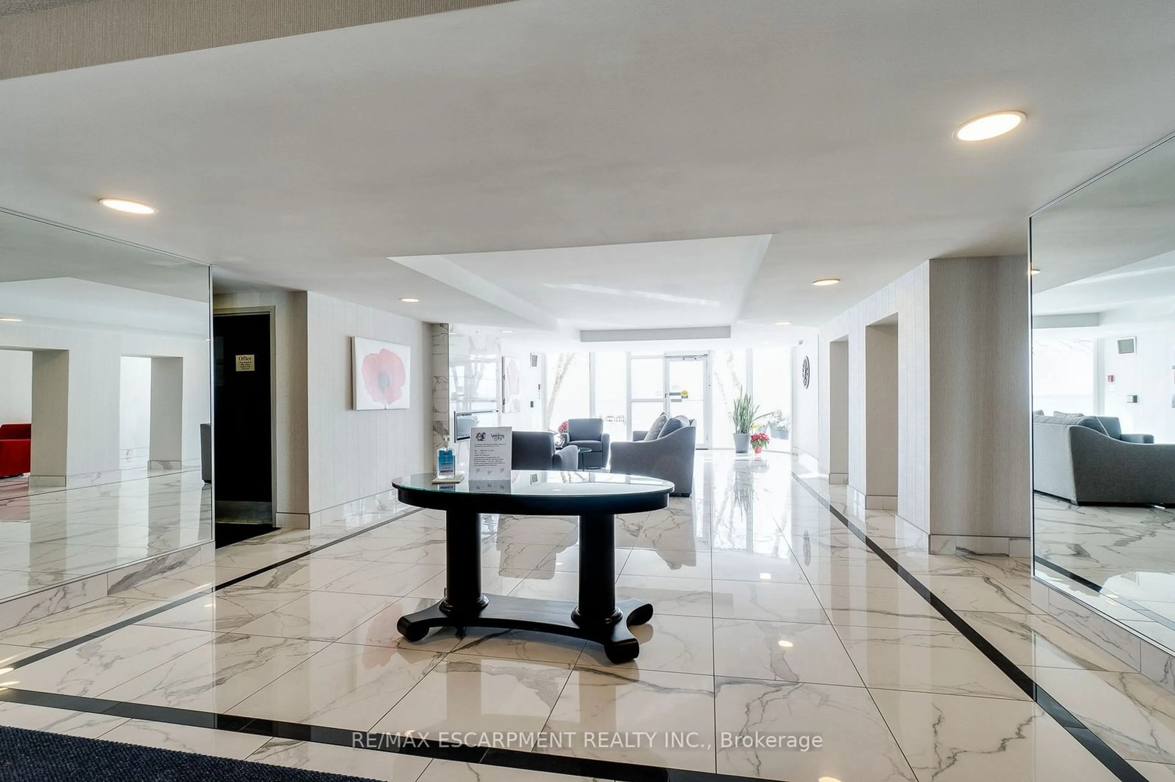 Lobby for 5280 Lakeshore Rd #801, Burlington Ontario L7L 5R1