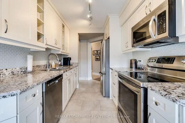 Additional property image - 5280 Lakeshore Rd Unit 801