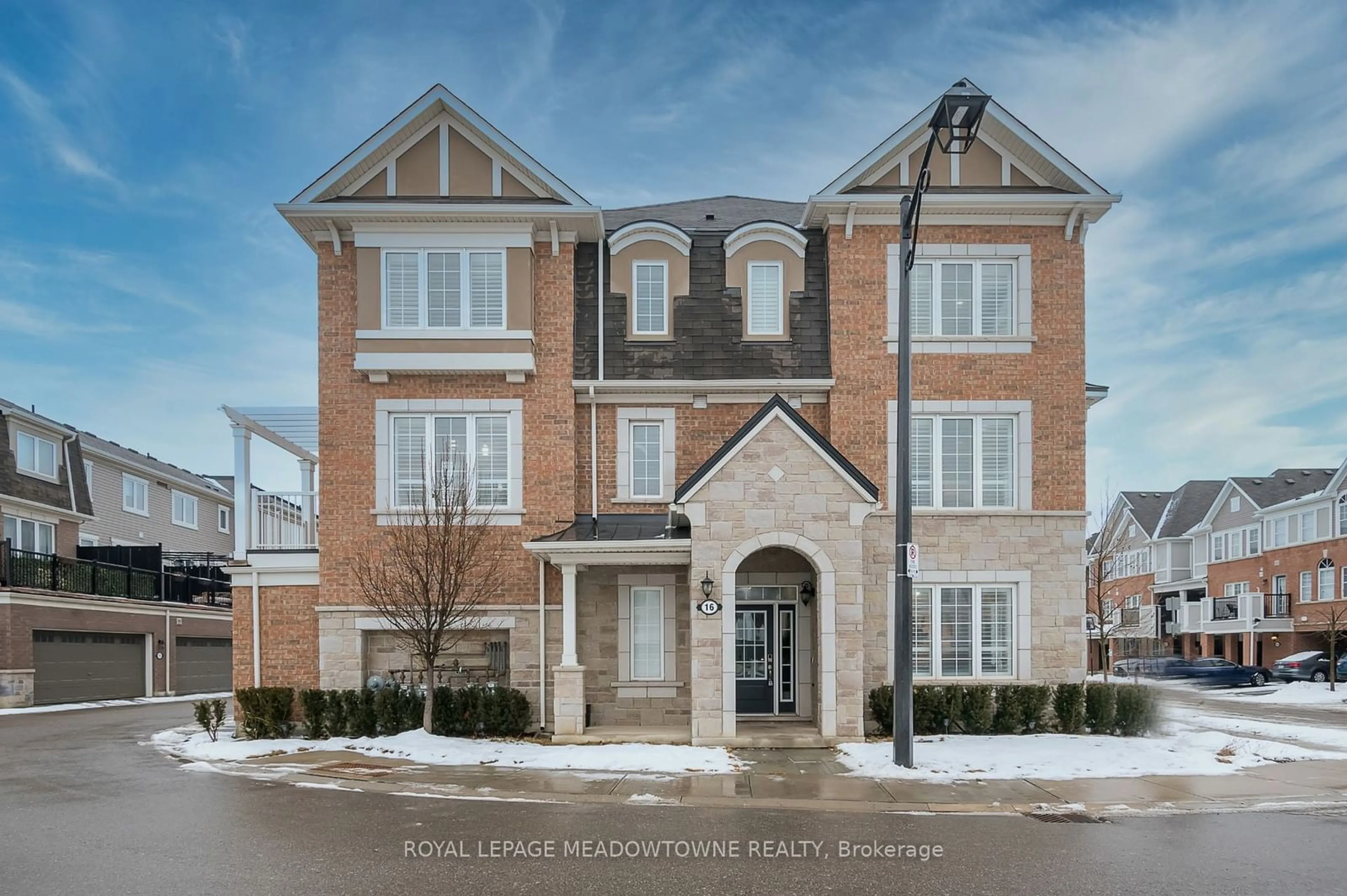 Home with brick exterior material, street for 501 Buckeye Crt #16, Milton Ontario L9E 1P3