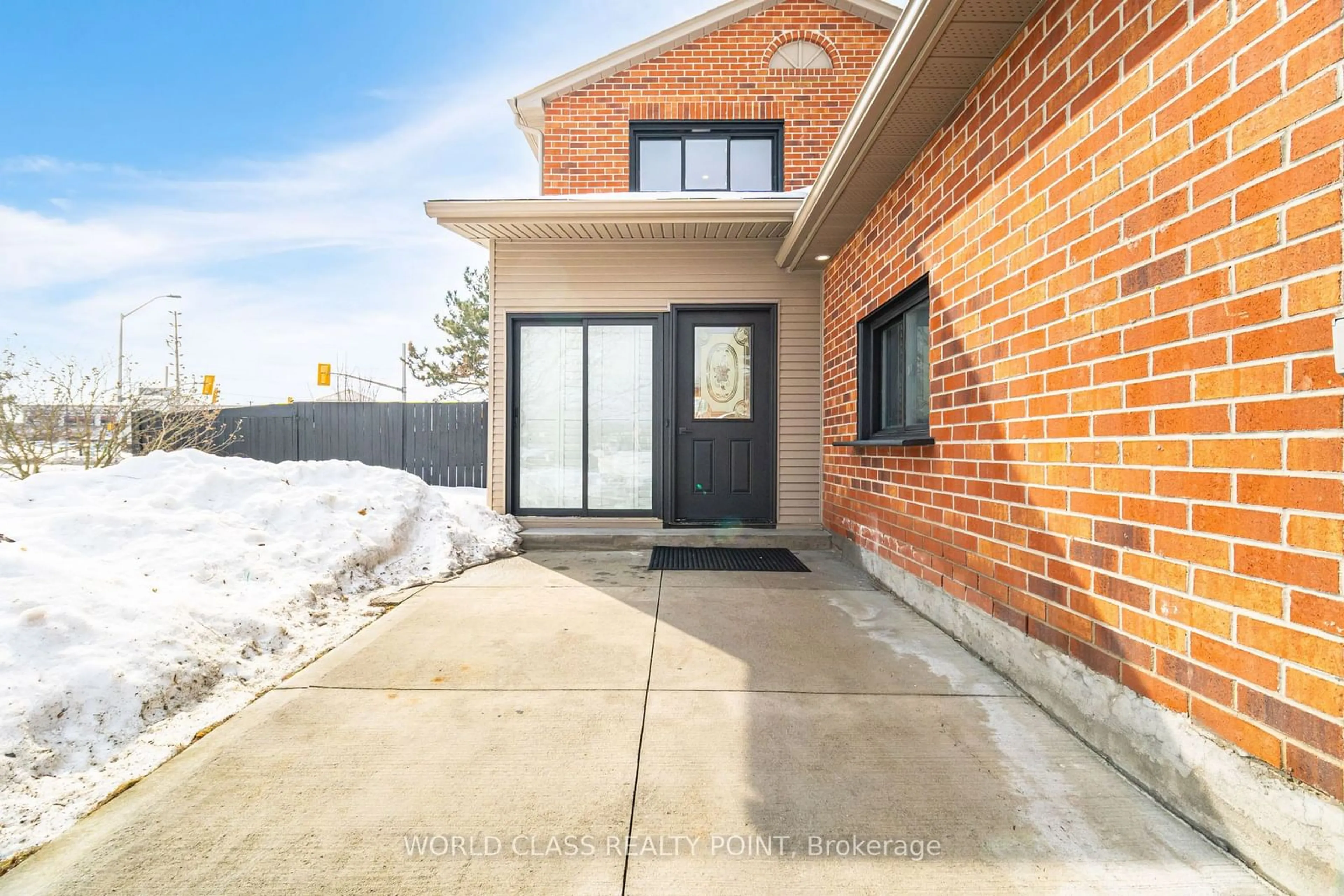 Home with brick exterior material, street for 290 Woodlawn Cres, Milton Ontario L9T 4T5