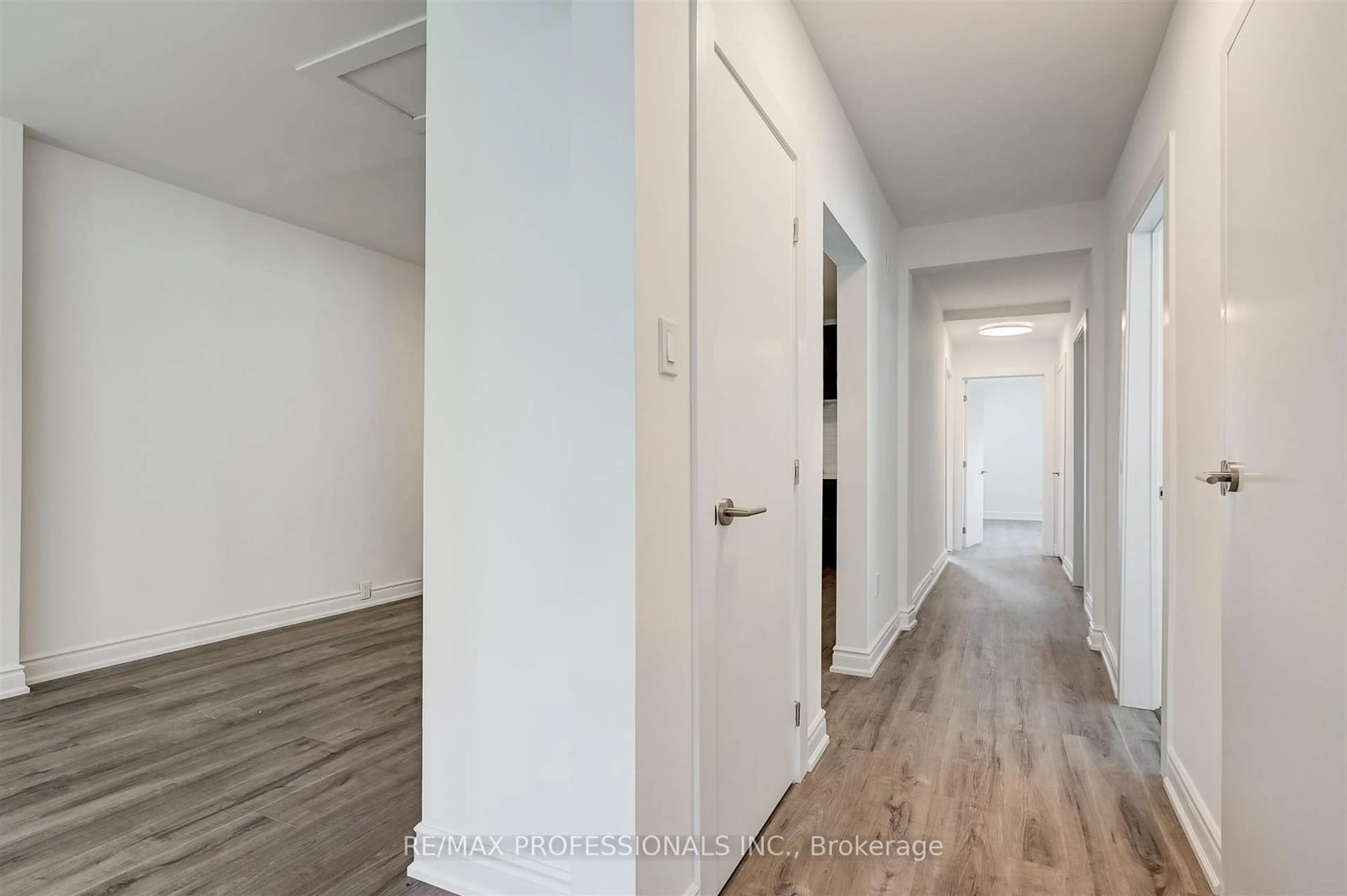 Indoor entryway for 636 Runnymede Rd, Toronto Ontario M6S 3A2