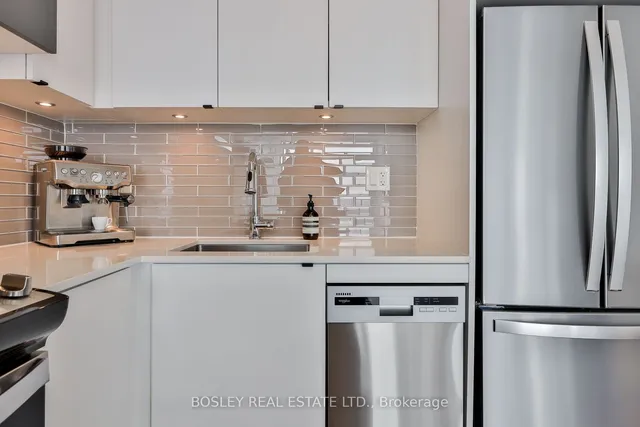 Additional property image - 1461 Lawrence Ave Unit 2109
