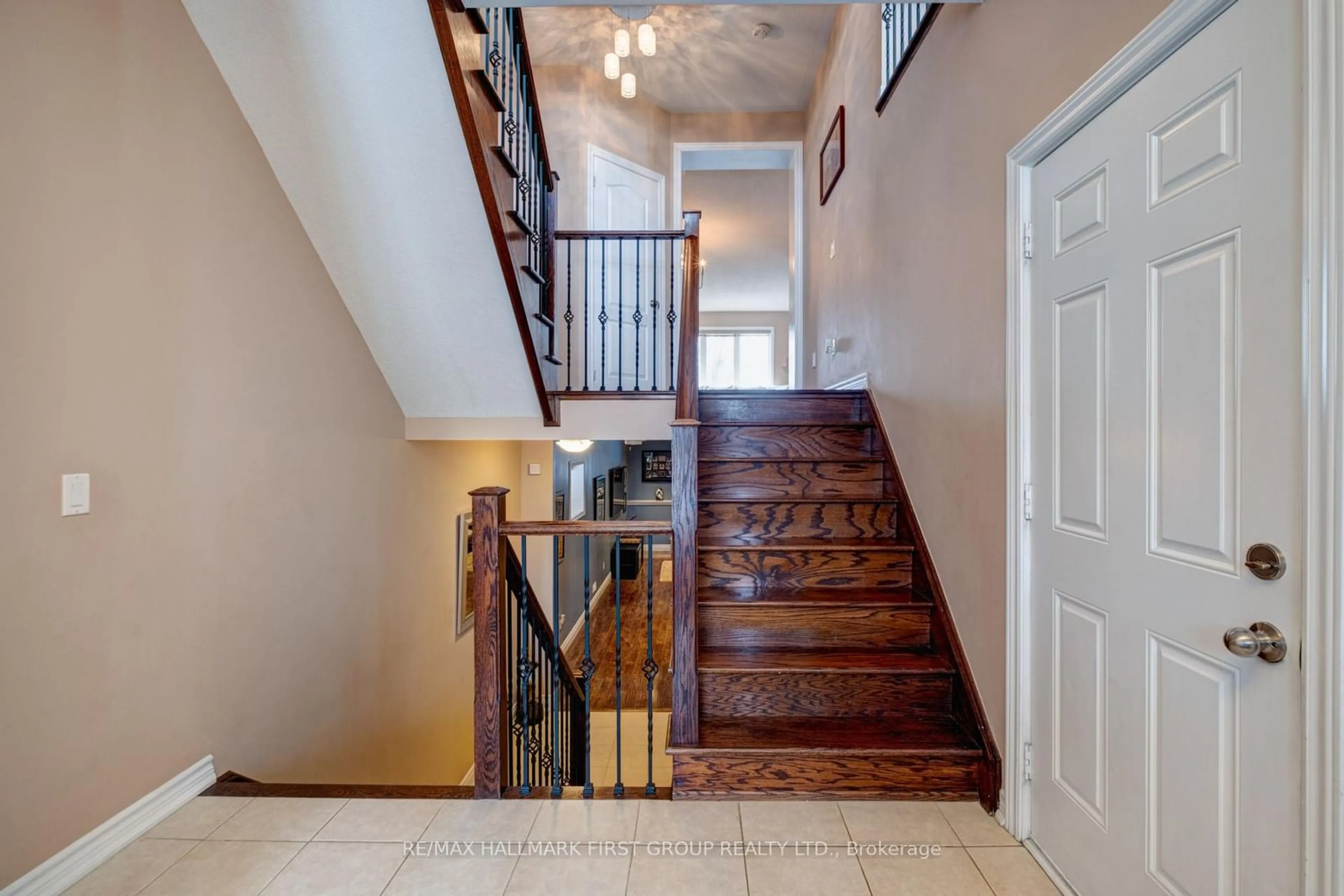 Stairs for 50 Learmont Ave, Caledon Ontario L7C 3N5