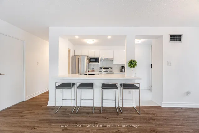 Additional property image - 1300 Mississauga Valley Blvd Unit 211