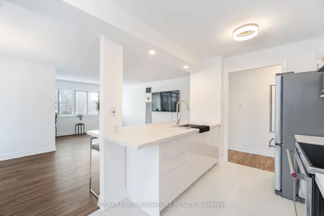 Additional property image - 1300 Mississauga Valley Blvd Unit 211