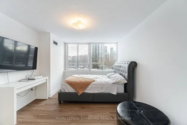 Additional property image - 1300 Mississauga Valley Blvd Unit 211