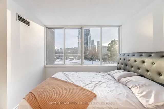 Additional property image - 1300 Mississauga Valley Blvd Unit 211