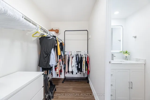 Additional property image - 1300 Mississauga Valley Blvd Unit 211