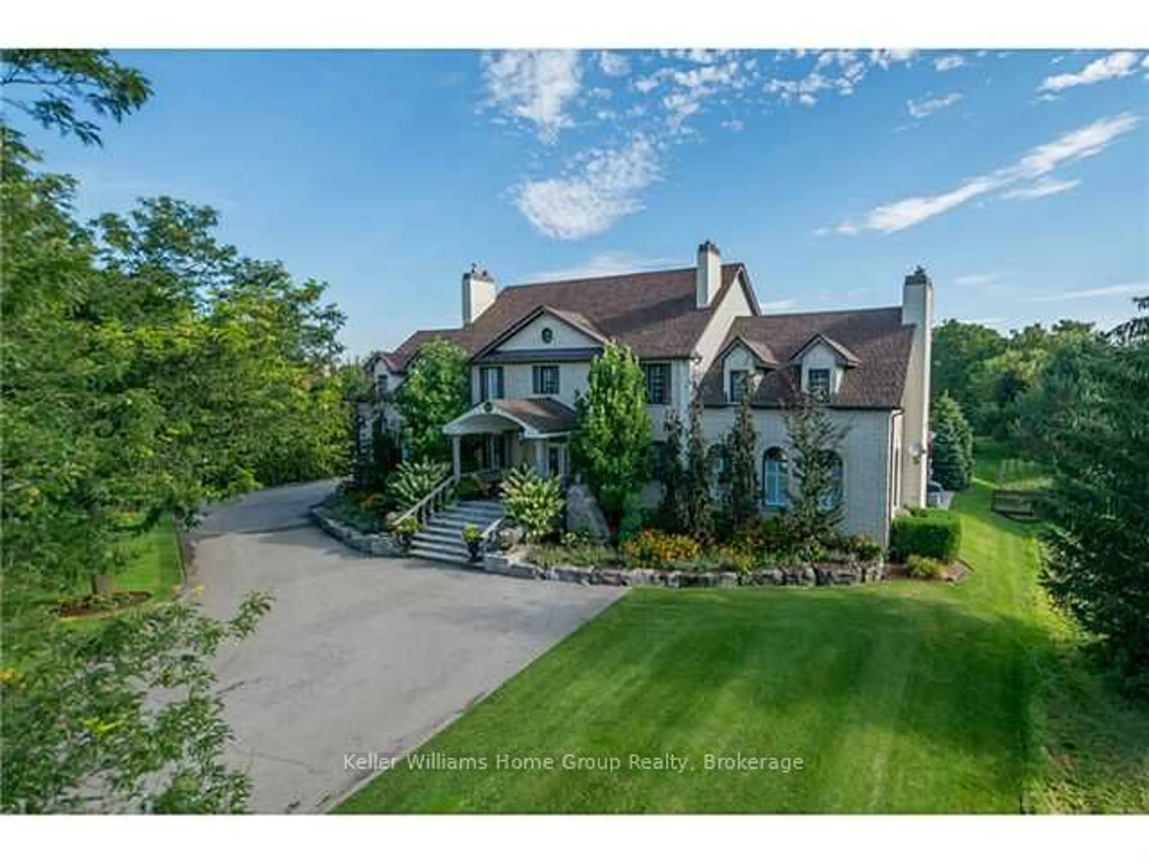 A pic from outside/outdoor area/front of a property/back of a property/a pic from drone, street for 71 Mae Crt, Milton Ontario L0P 1B0