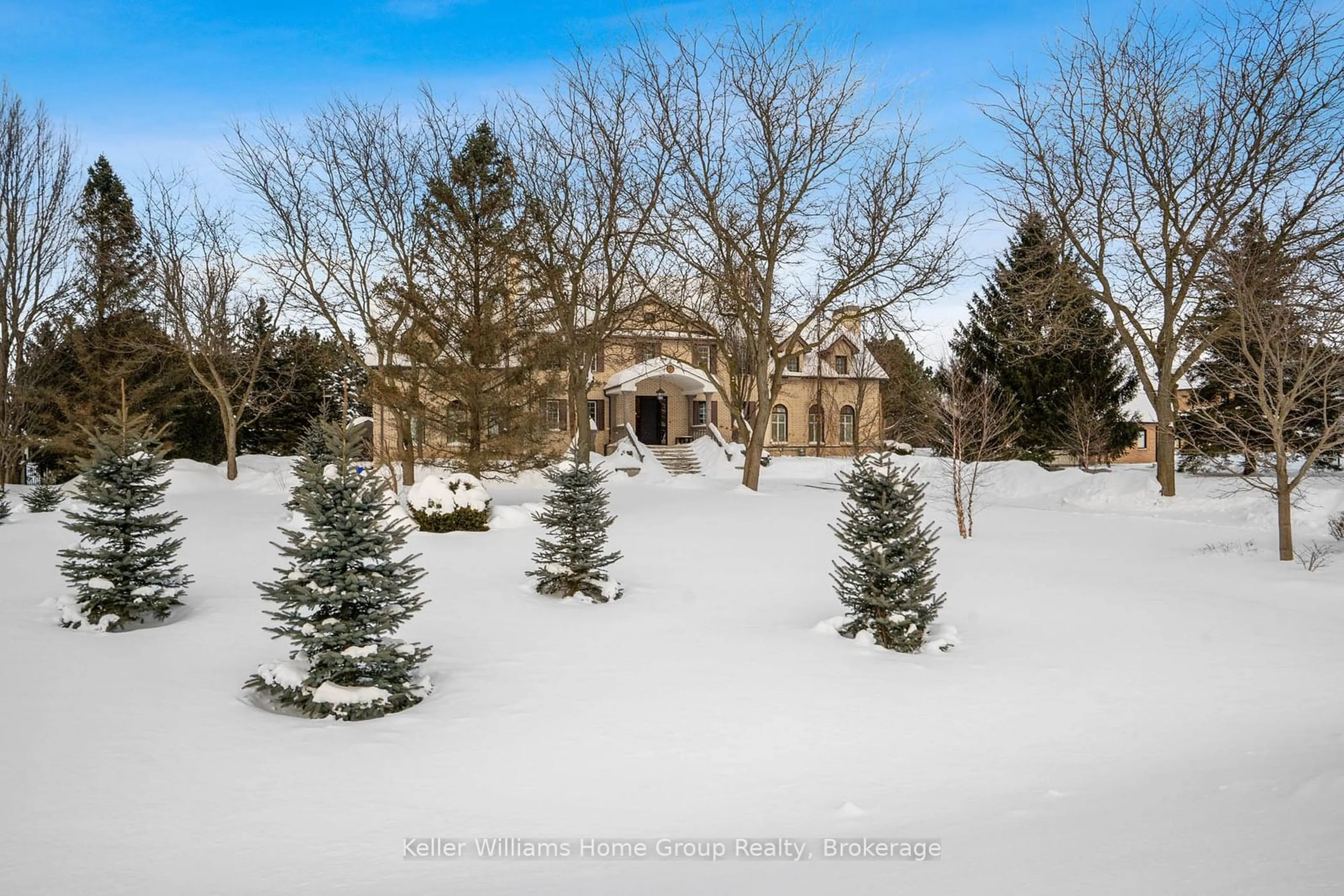 A pic from outside/outdoor area/front of a property/back of a property/a pic from drone, street for 71 Mae Crt, Milton Ontario L0P 1B0