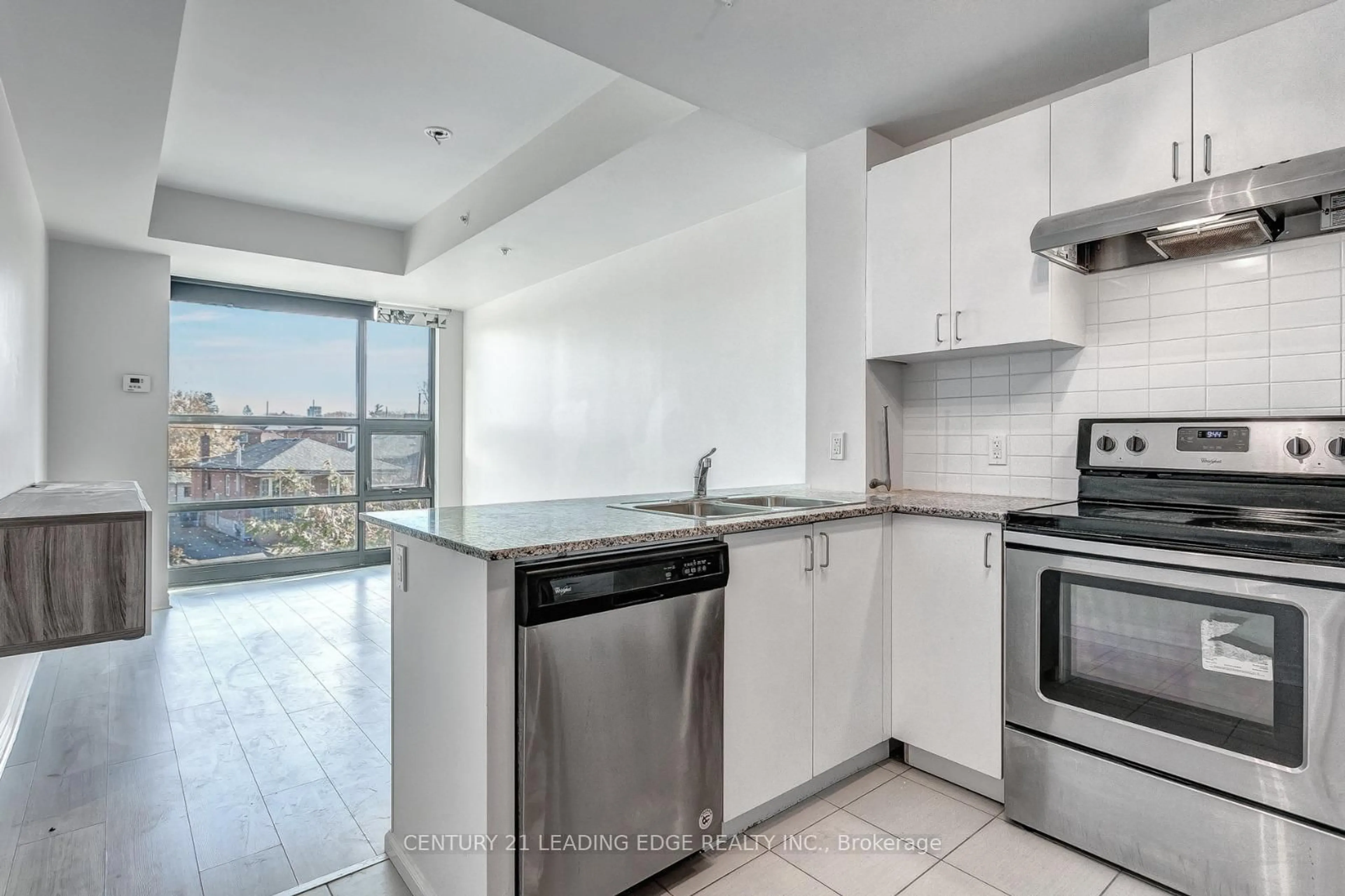 Standard kitchen, unknown for 2522 Keele St #215, Toronto Ontario M6L 2N8