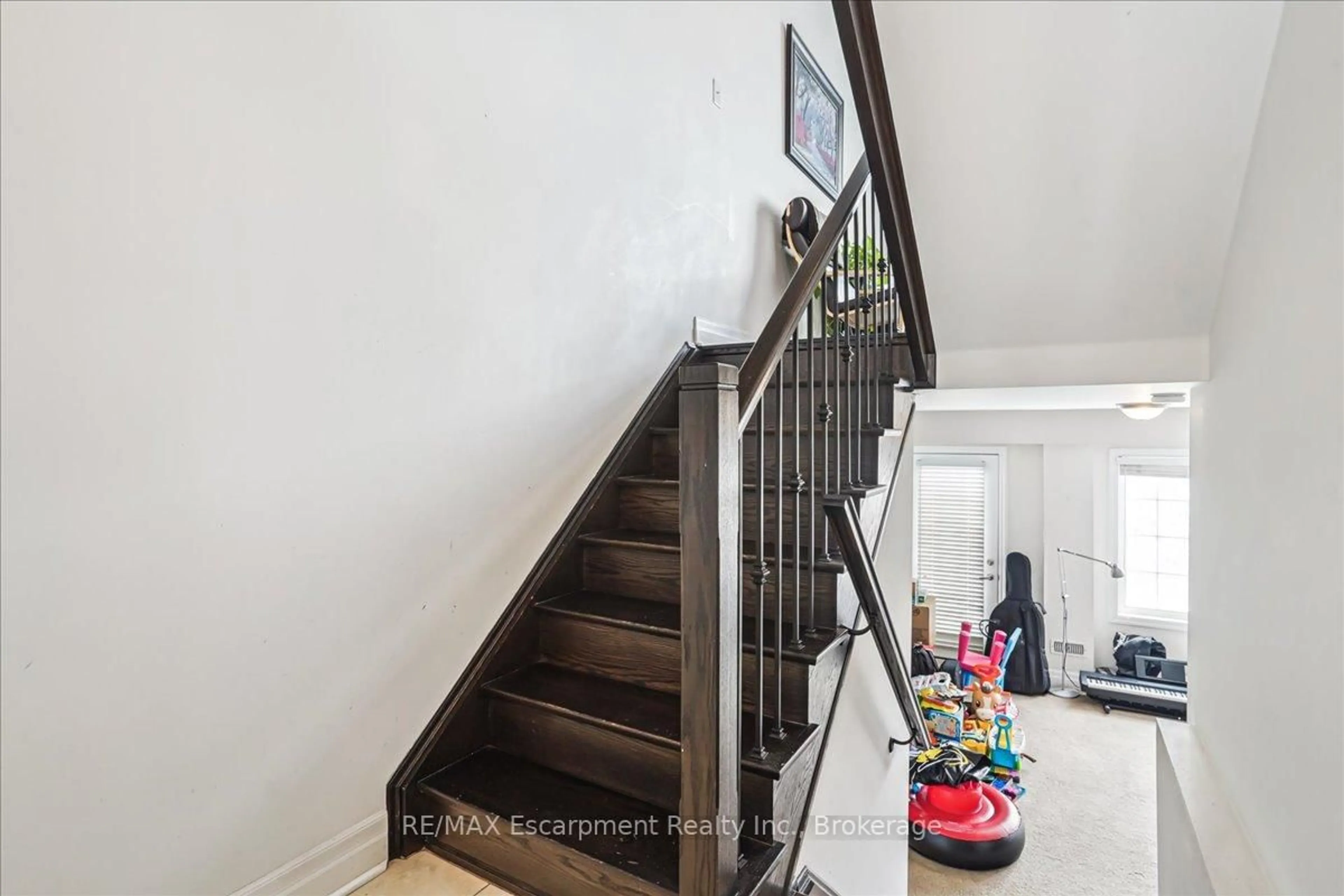 Stairs for 2171 Fiddlers Way #36, Oakville Ontario L6M 0R9