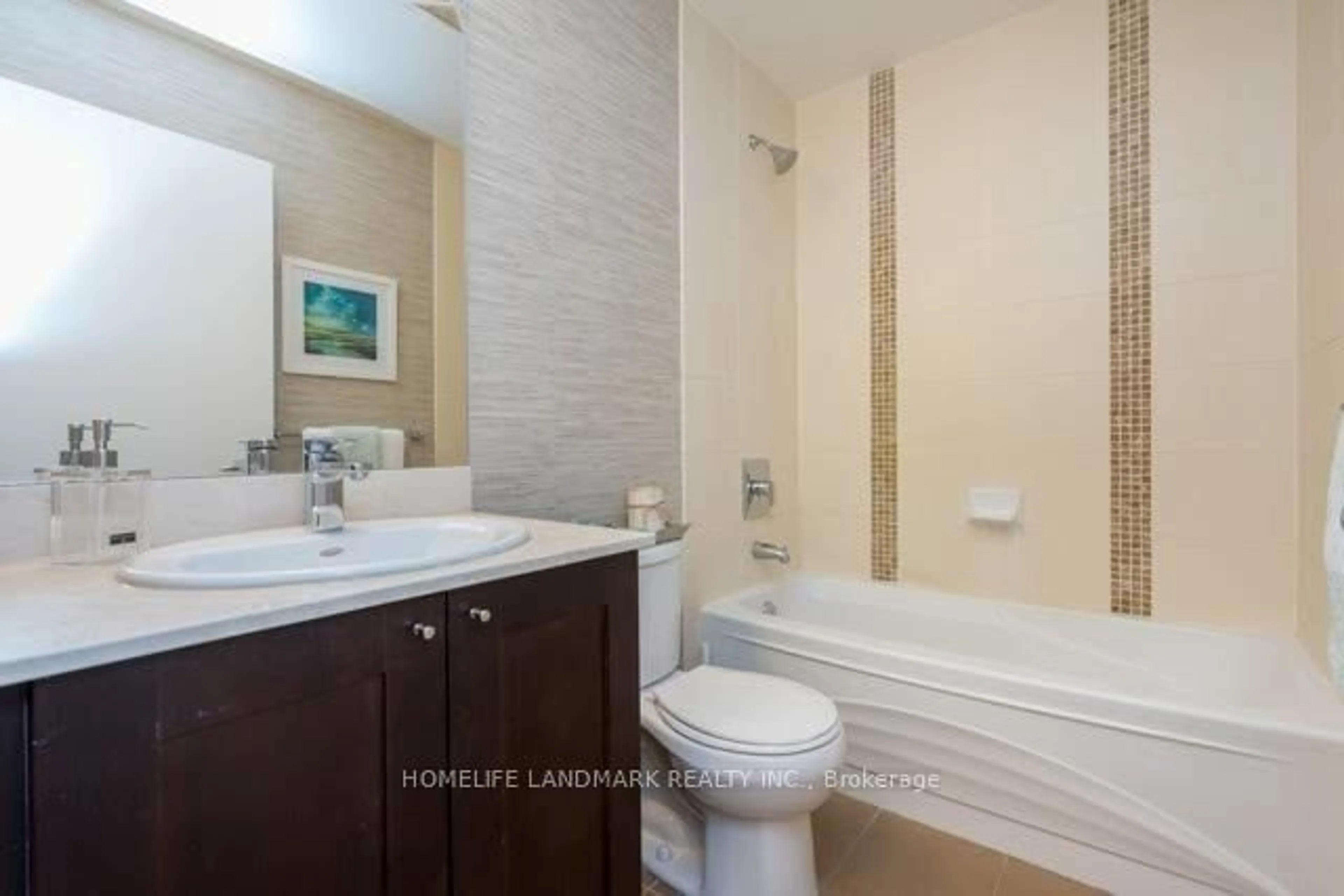 Standard bathroom, ceramic/tile floor for 4070 Confederation Pkwy #4208, Mississauga Ontario L5B 0E9