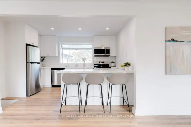 Additional property image - 5470 Randolph Cres