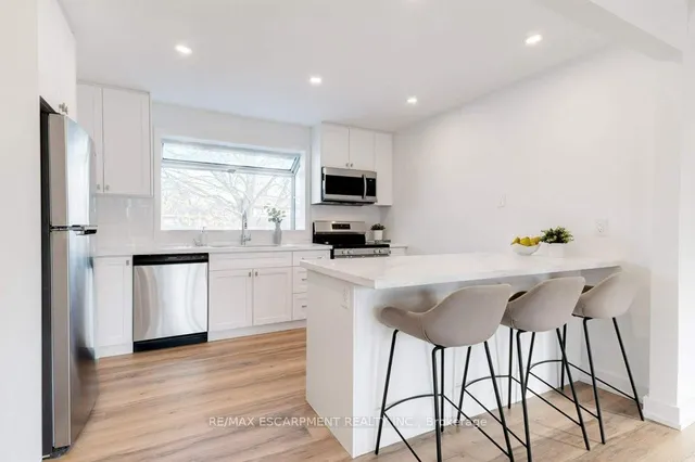 Additional property image - 5470 Randolph Cres