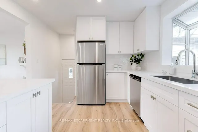 Additional property image - 5470 Randolph Cres