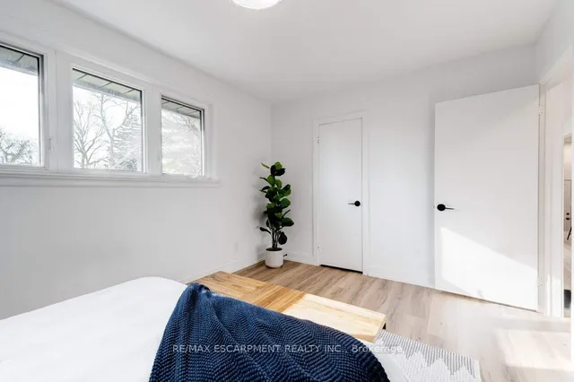 Additional property image - 5470 Randolph Cres