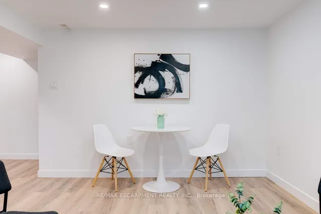 Additional property image - 5470 Randolph Cres