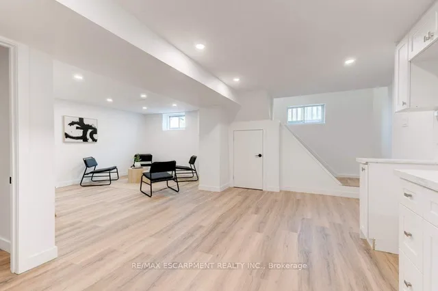 Additional property image - 5470 Randolph Cres