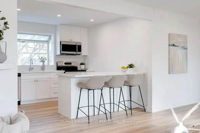 Additional property image - 5470 Randolph Cres