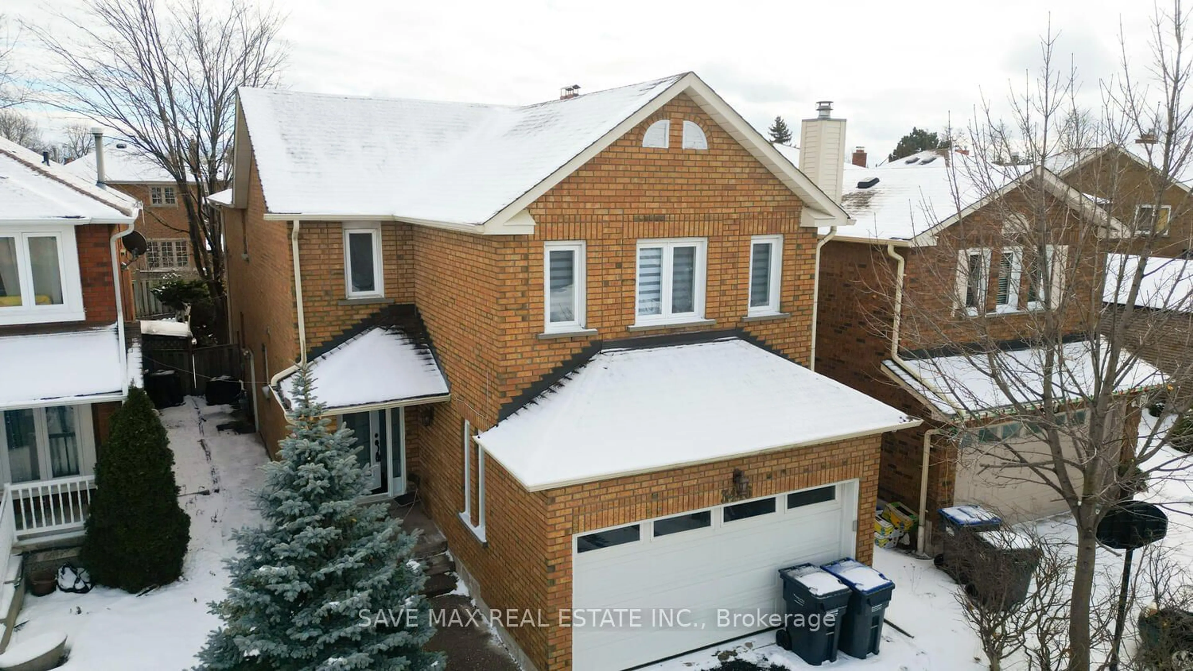 A pic from outside/outdoor area/front of a property/back of a property/a pic from drone, street for 3446 Bertrand Rd, Mississauga Ontario L5L 4G4