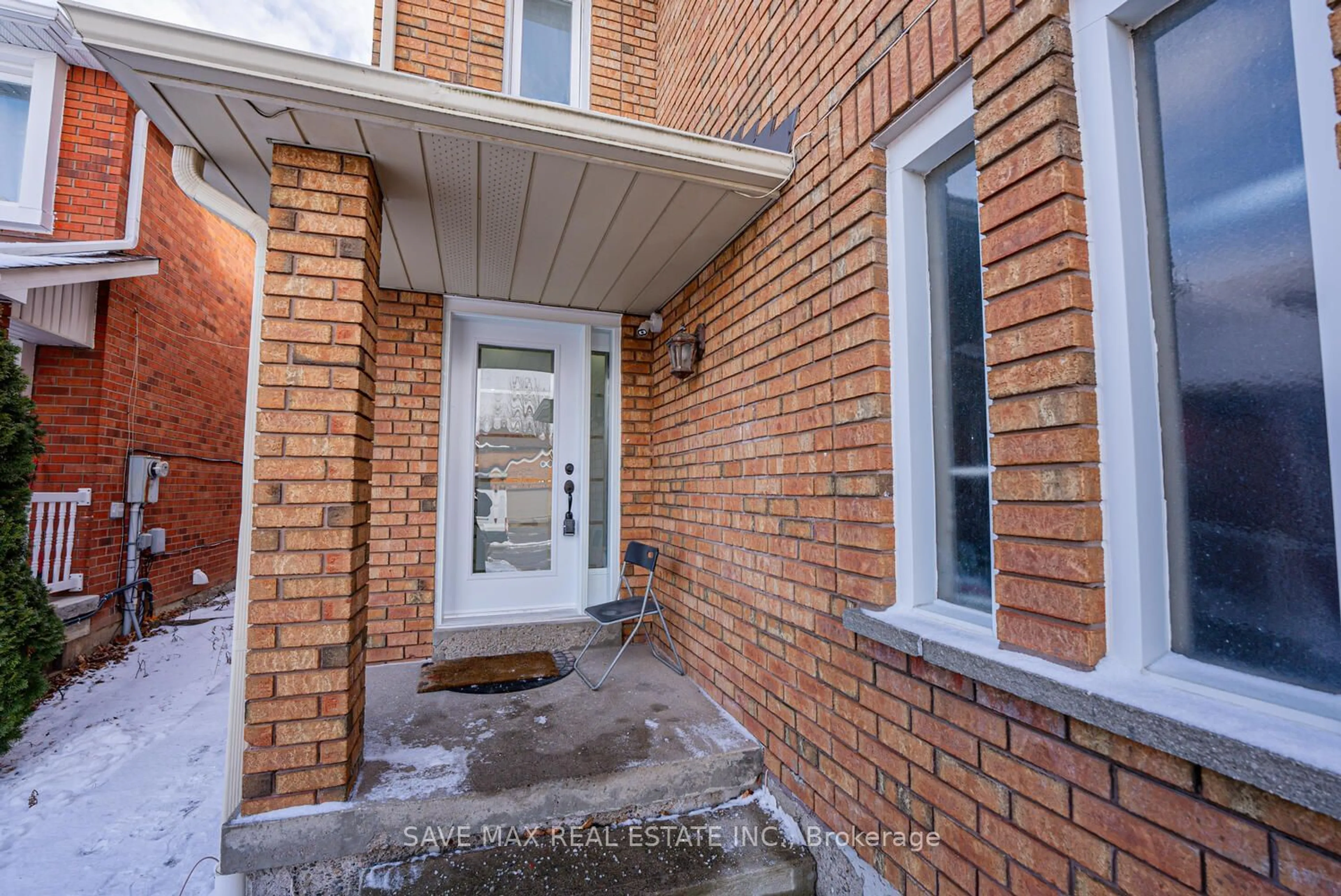 Indoor entryway for 3446 Bertrand Rd, Mississauga Ontario L5L 4G4