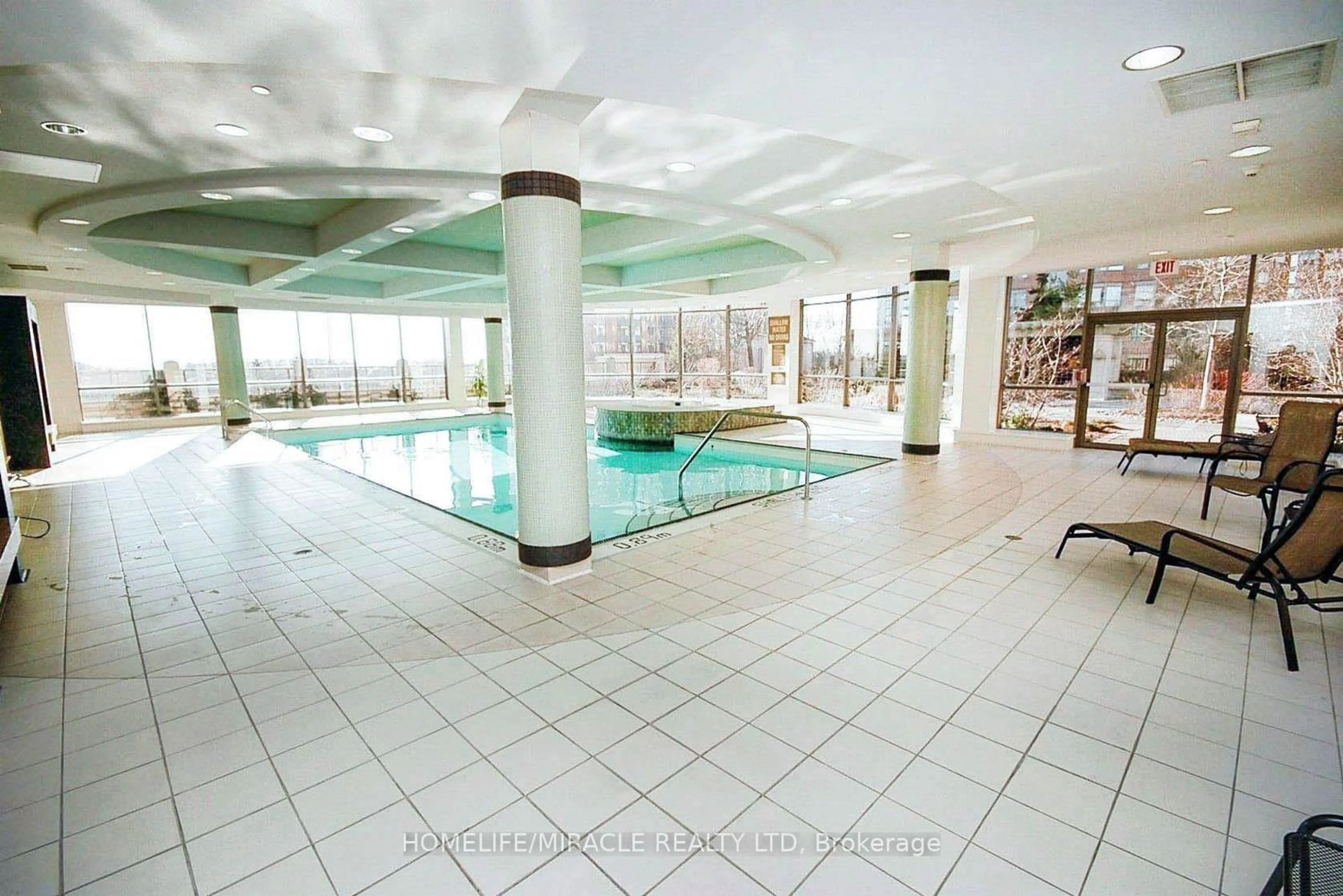 Pool for 4099 Brickstone Mews #LPH5, Mississauga Ontario L5B 0G2