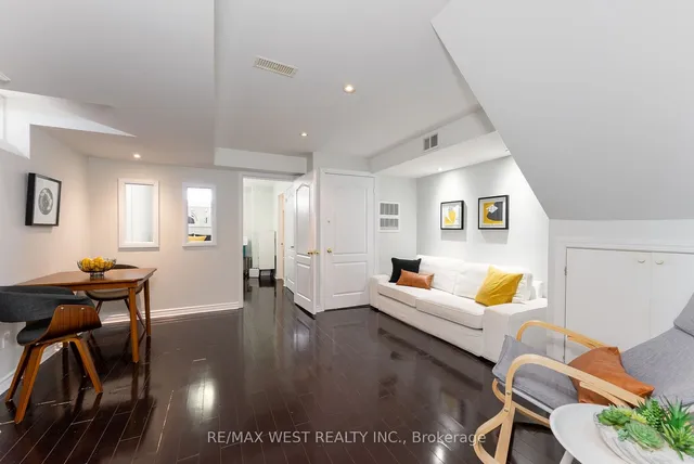 Additional property image - 1020 Windbrooke Grve