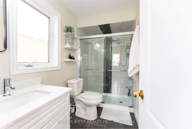 Additional property image - 1020 Windbrooke Grve