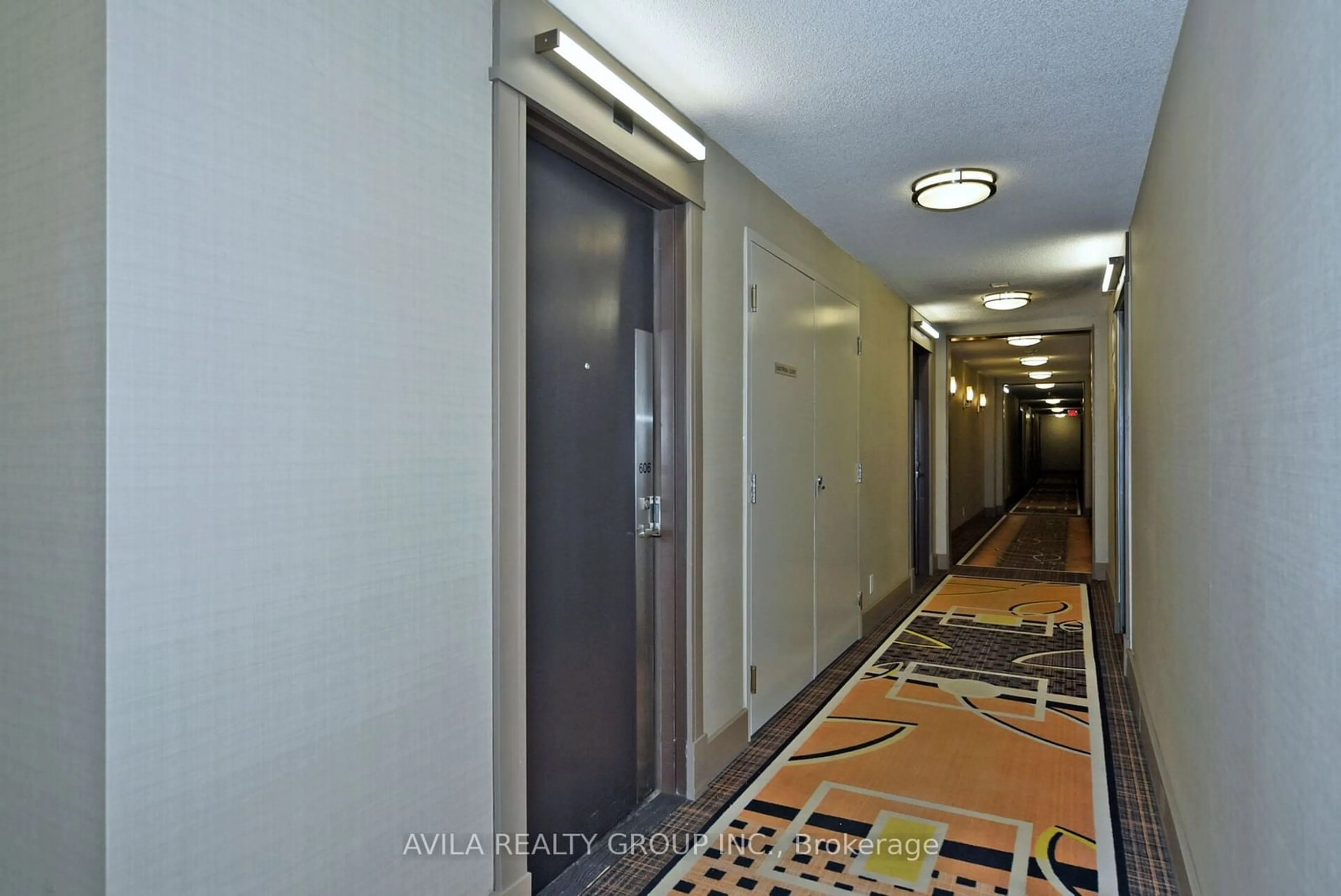 Indoor foyer for 1 De Boers Dr #606, Toronto Ontario M3J 0G6