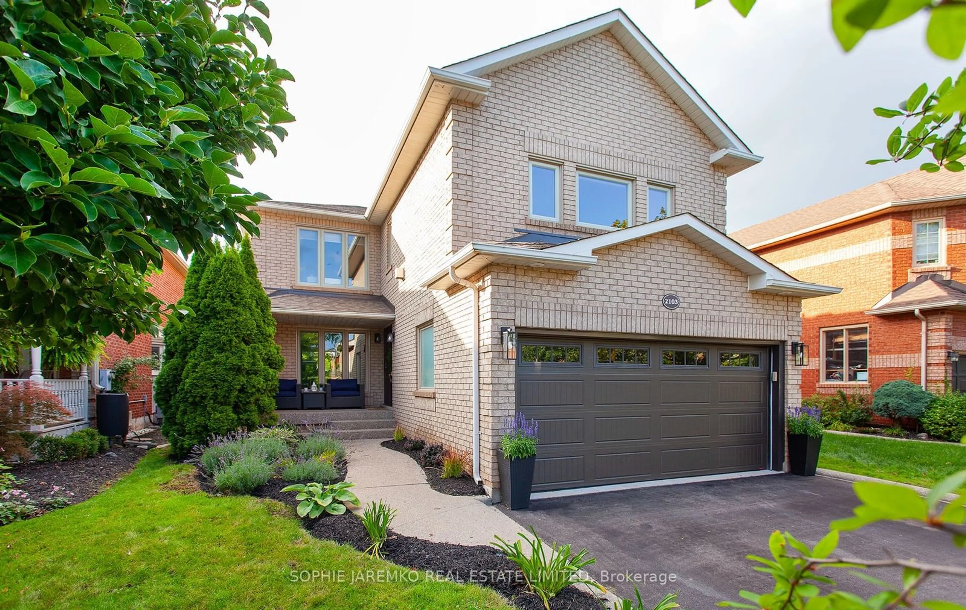 Home with brick exterior material, street for 2103 Grand Ravine Dr, Oakville Ontario L6H 6B4