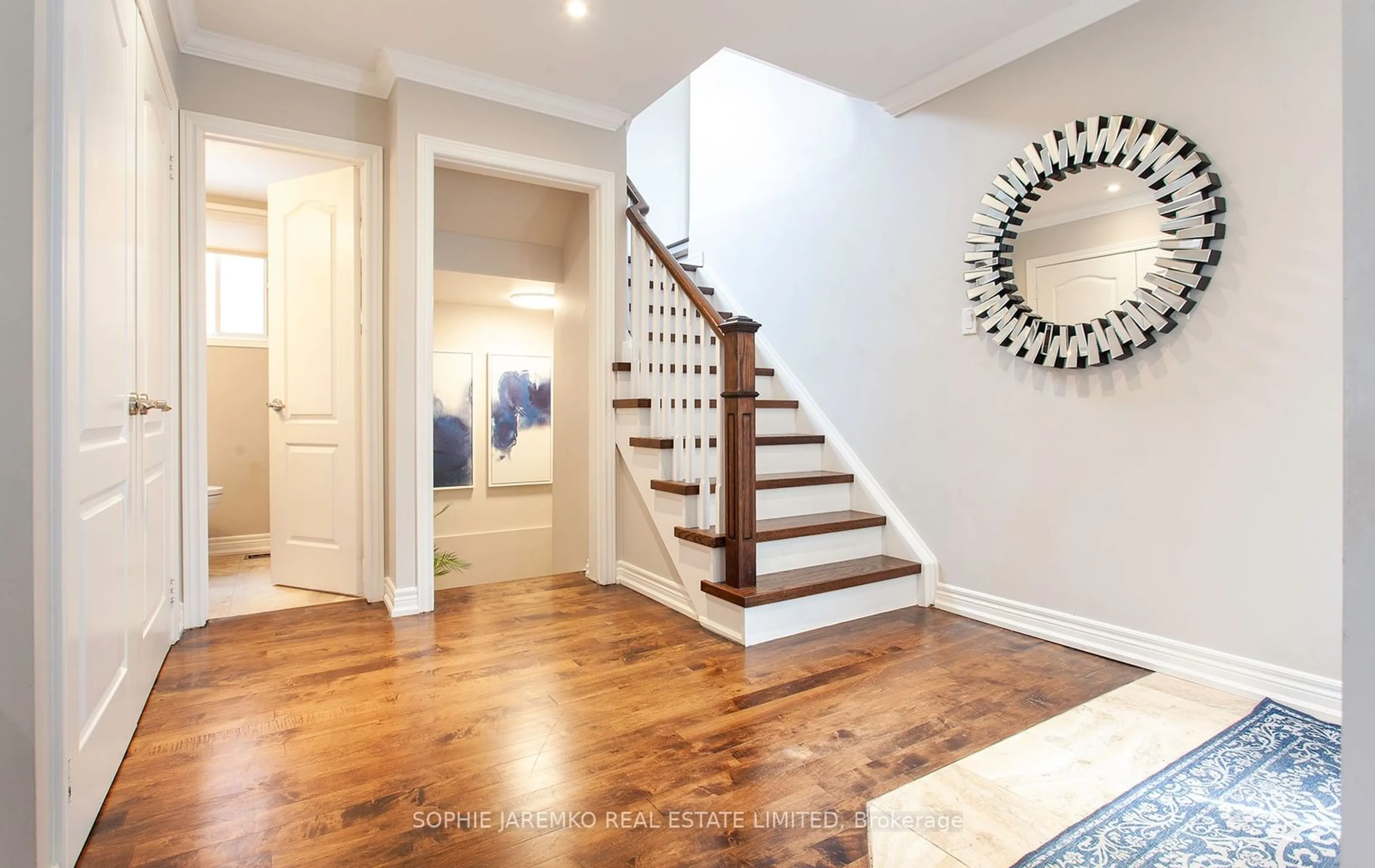 Indoor entryway for 2103 Grand Ravine Dr, Oakville Ontario L6H 6B4