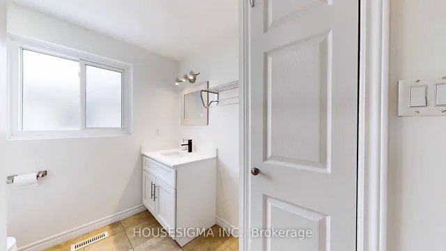 Additional property image - 65 Reigate Ave