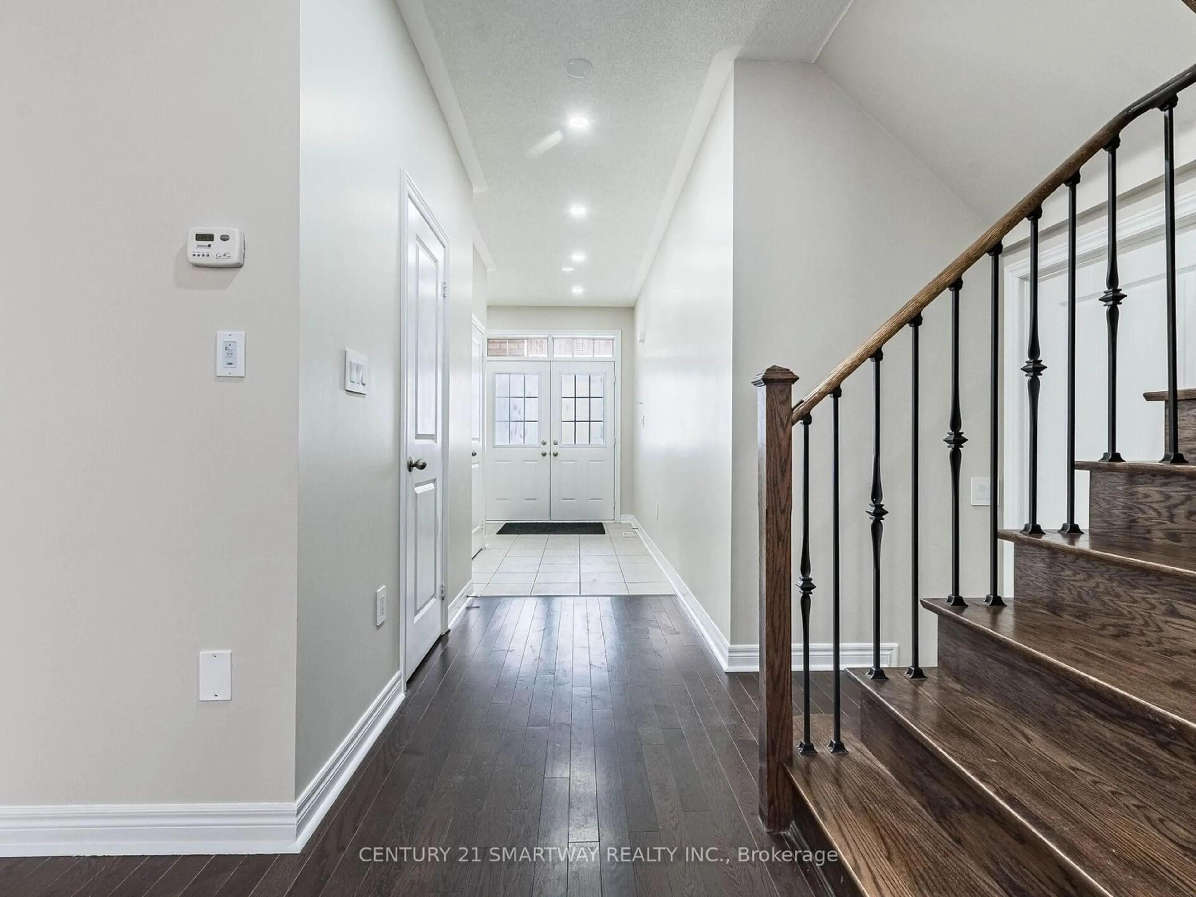 Indoor entryway for 55 Pearman Cres, Brampton Ontario L7A 4Y9