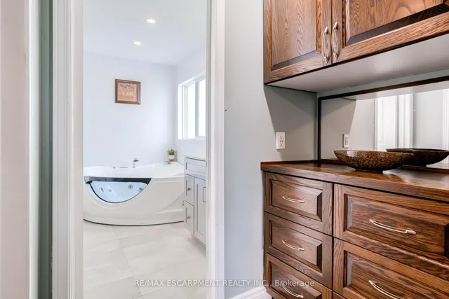 Additional property image - 5608 Hannah St