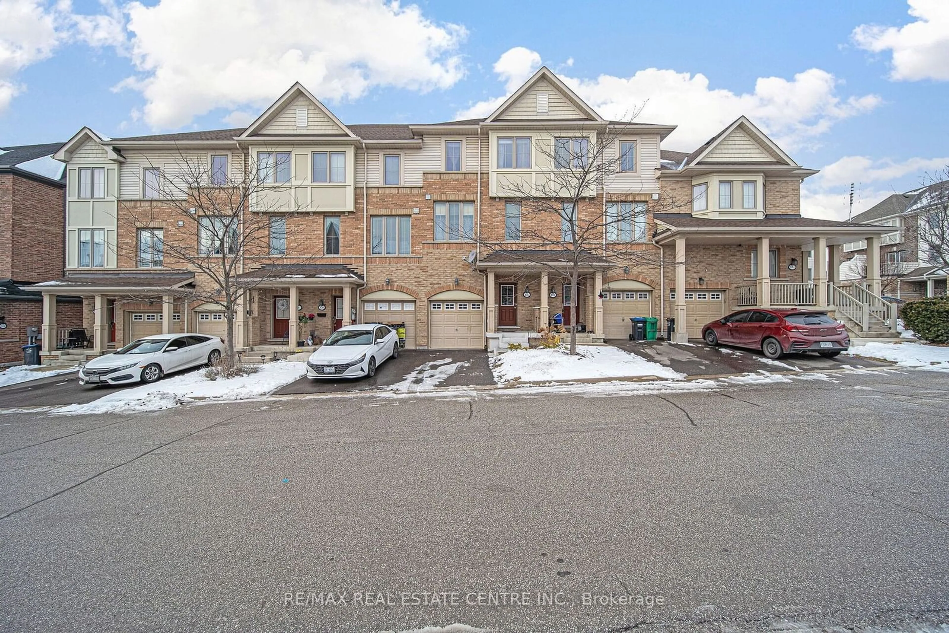 A pic from outside/outdoor area/front of a property/back of a property/a pic from drone, street for 103 Cedar Lake Cres, Brampton Ontario L6Y 0R1