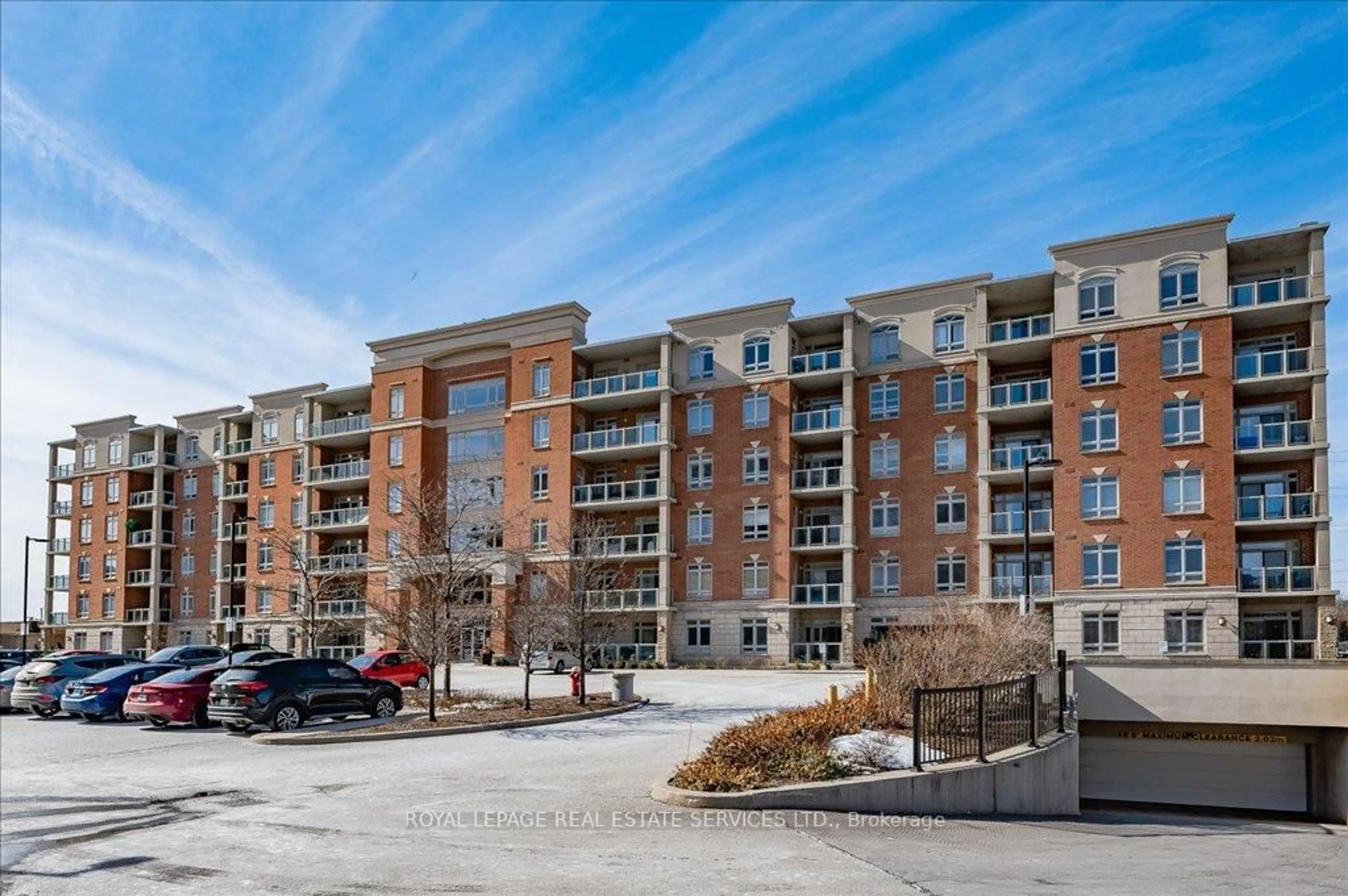 A pic from outside/outdoor area/front of a property/back of a property/a pic from drone, unknown for 1980 Imperial Way #405, Burlington Ontario L7L 0E7