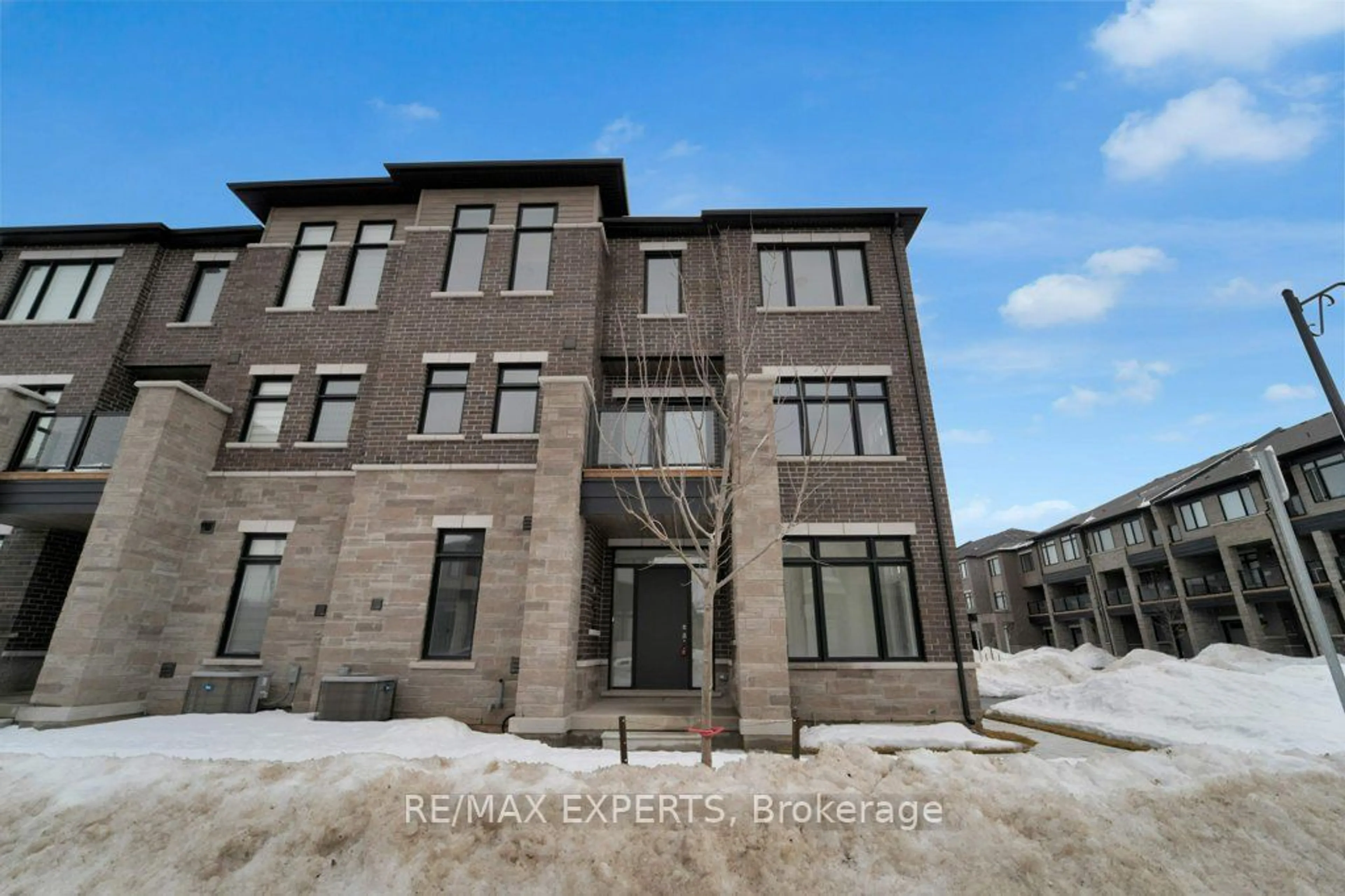 Home with brick exterior material, building for 1537 MOONSEED Pl, Milton Ontario L9T 7E7