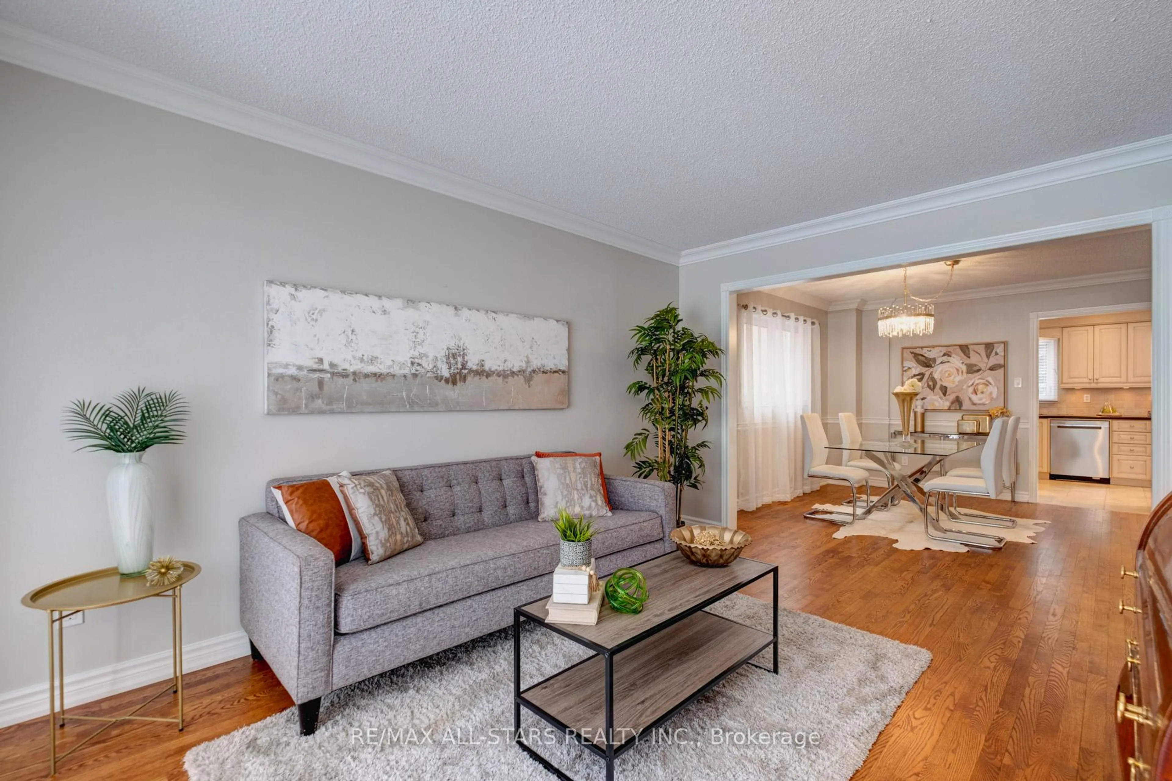 Living room with furniture, unknown for 292 Callaghan Cres, Oakville Ontario L6H 5H8