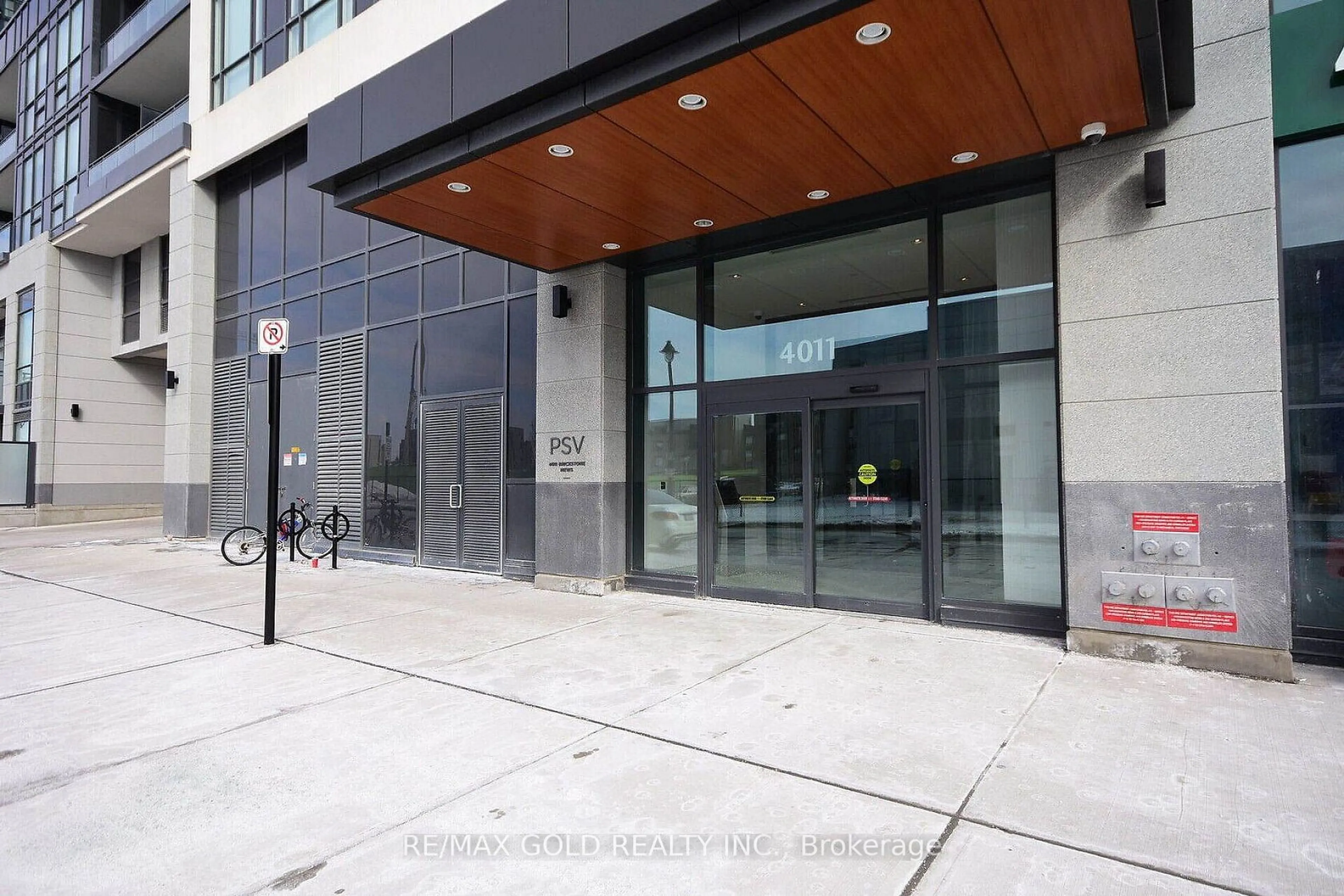 Indoor foyer for 4011 Brickstone Mews #2011, Mississauga Ontario L5B 0J7