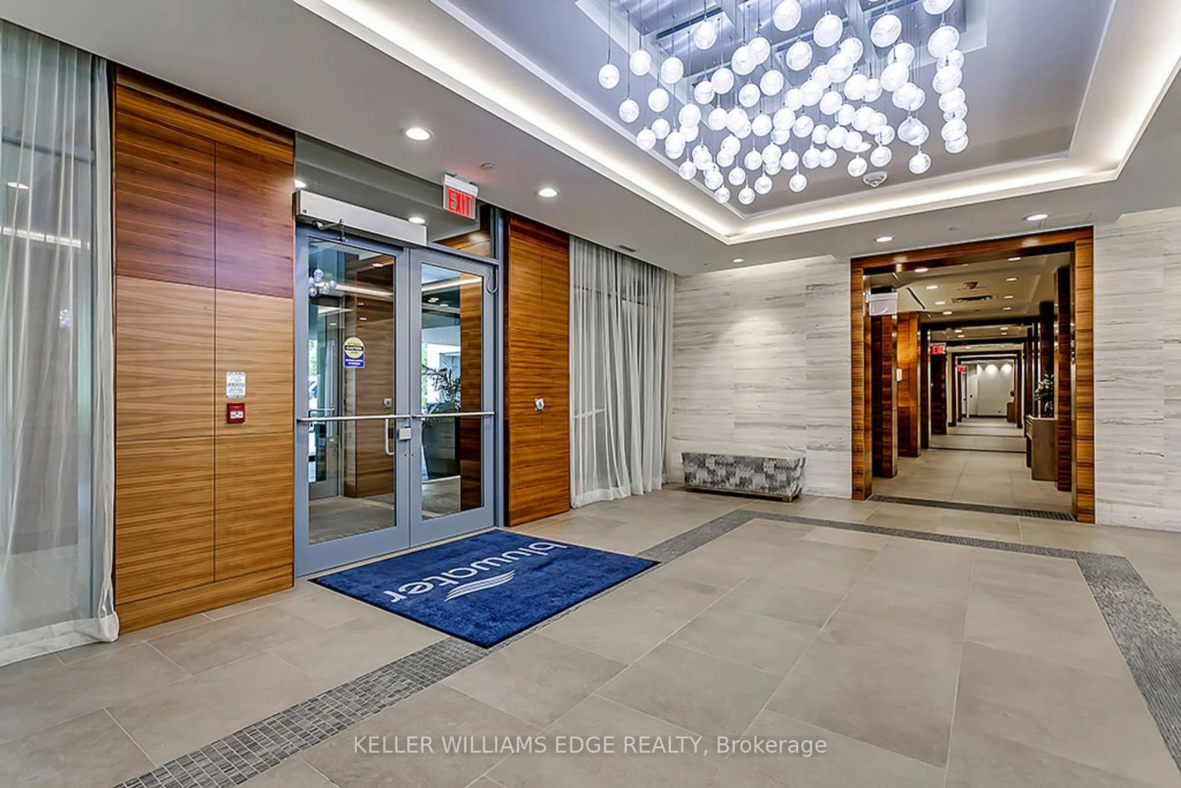 Indoor foyer for 3500 Lakeshore Rd #808, Oakville Ontario L6L 0B4