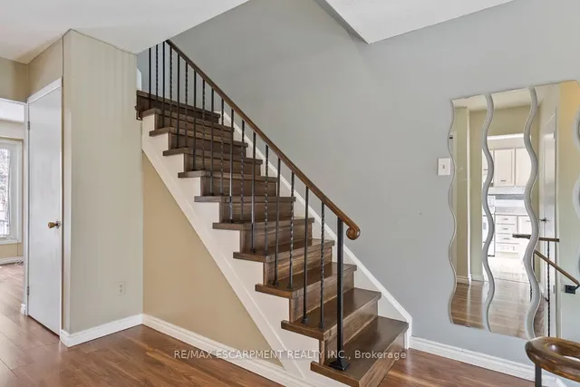 Additional property image - 750 Burnhamthorpe Rd Unit 25
