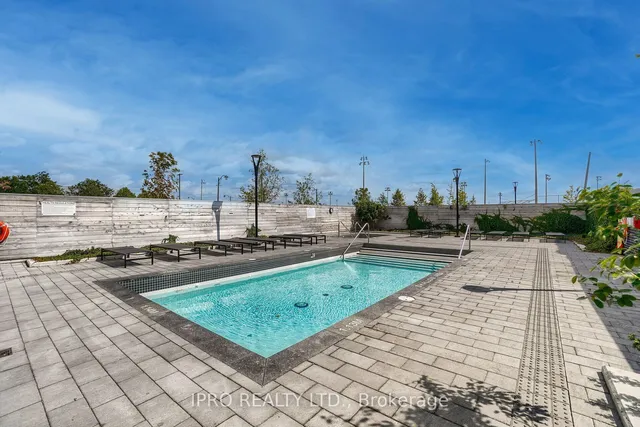 Additional property image - 1050 Main St Unit 326