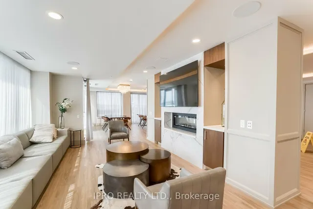 Additional property image - 1050 Main St Unit 326