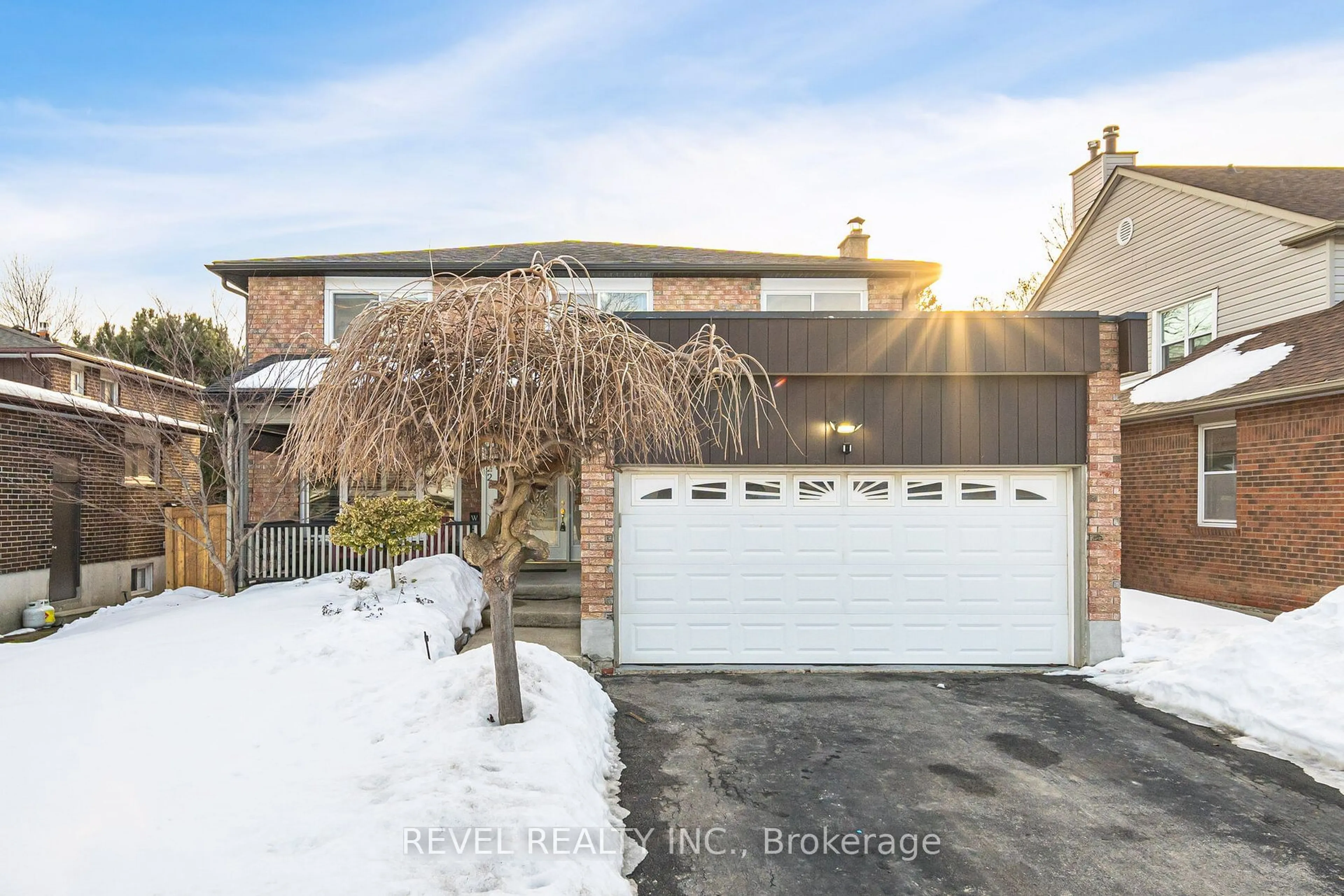 Unknown for 2522 Parmeer Dr, Mississauga Ontario L5C 3B2