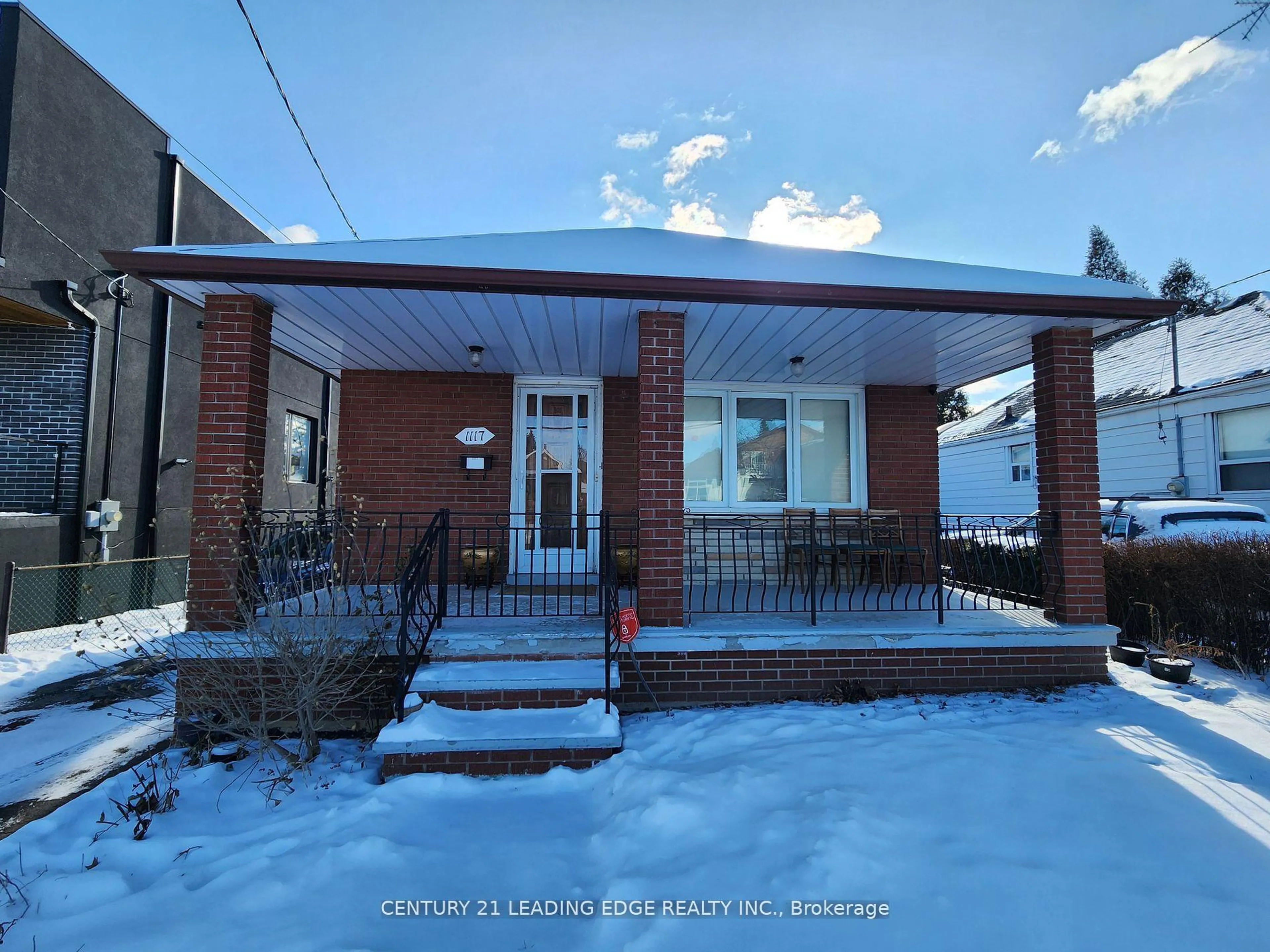 A pic from outside/outdoor area/front of a property/back of a property/a pic from drone, street for 1117 Glencairn Ave, Toronto Ontario M6B 2B1