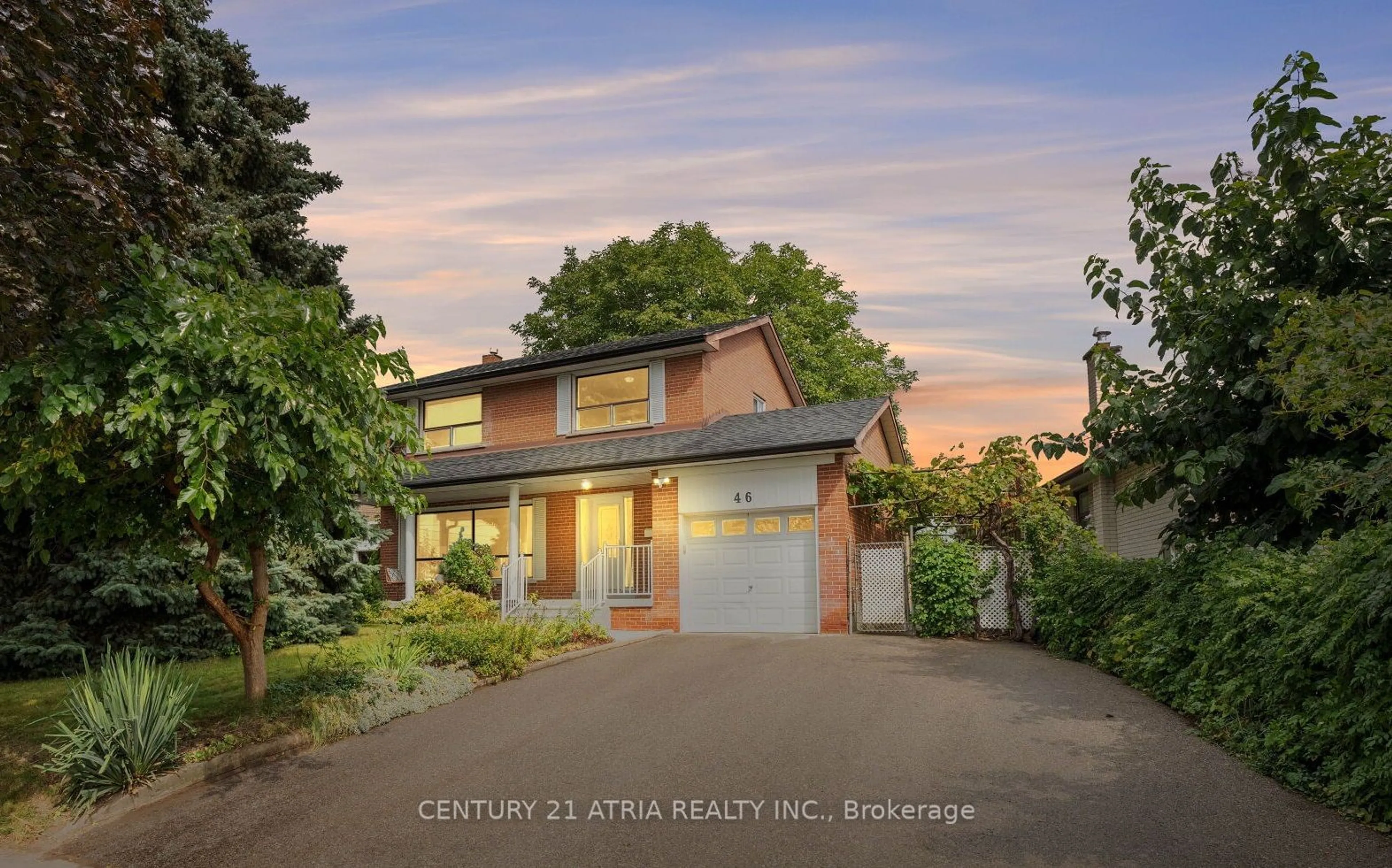 A pic from outside/outdoor area/front of a property/back of a property/a pic from drone, street for 46 Storer Dr, Toronto Ontario M9M 1X5