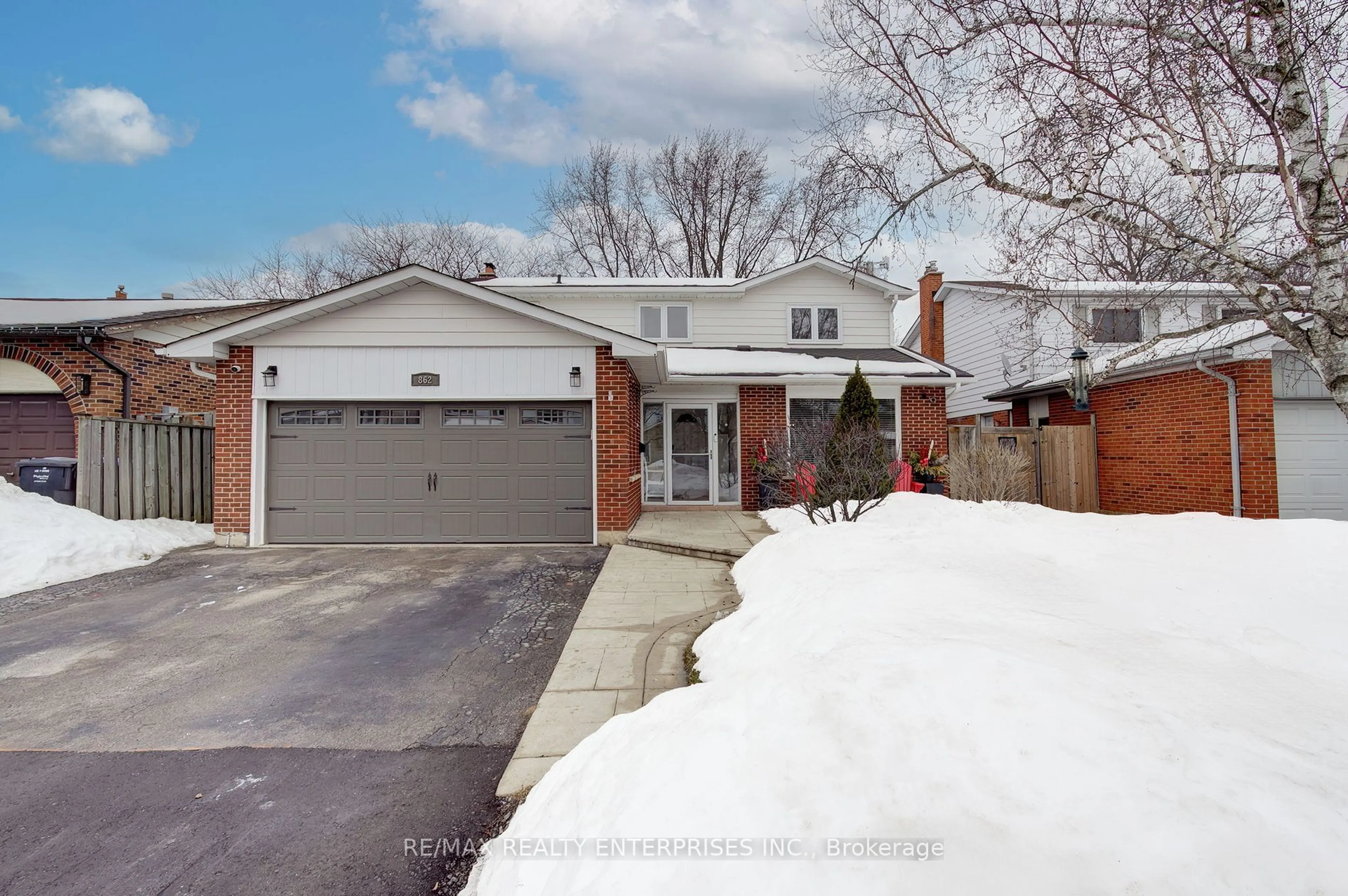 Home with brick exterior material, street for 862 Kowal Dr, Mississauga Ontario L5H 3T4